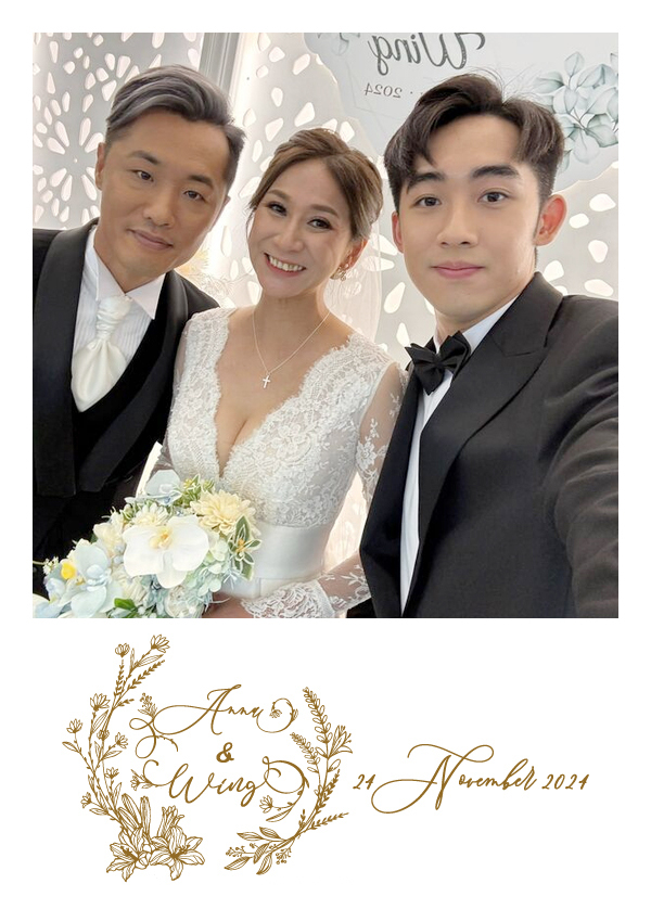 LomoBooth 婚禮即影即印完成相片,新娘與兩位男士自拍合照,配搭 Anna & Wing 金色植物線條及手寫字體 LomoBooth 相框